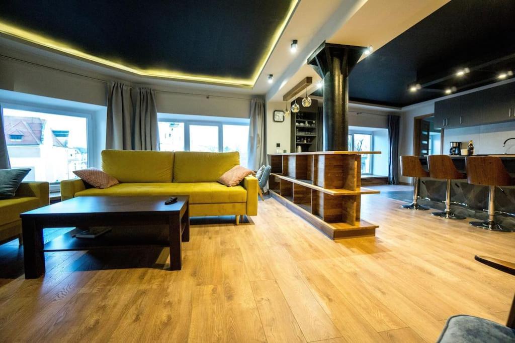 Uroczy Apartament Wita Stwosza Most クウォツコ エクステリア 写真